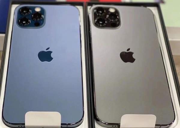 iphone12pro石墨色开箱视频流出,和海军蓝比哪款更好看?
